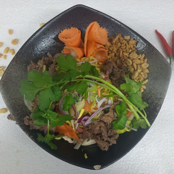 RESTOVANÝ RAMEN S HOVĚZÍM