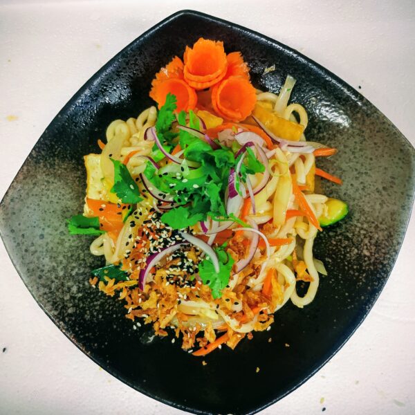 43.a. TOFU S NUDLEMI S RESTOVANÝM UDONEM