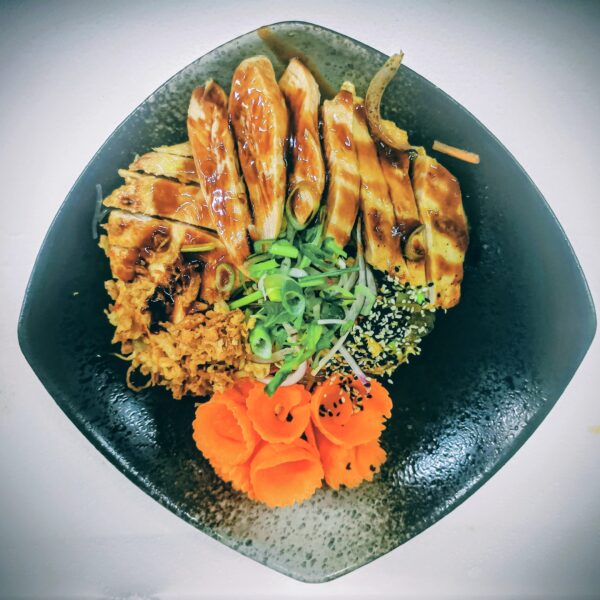 39.a. GRILOVANÉ KRÁJENÉ KUŘECÍ S PŘÍLOHOU