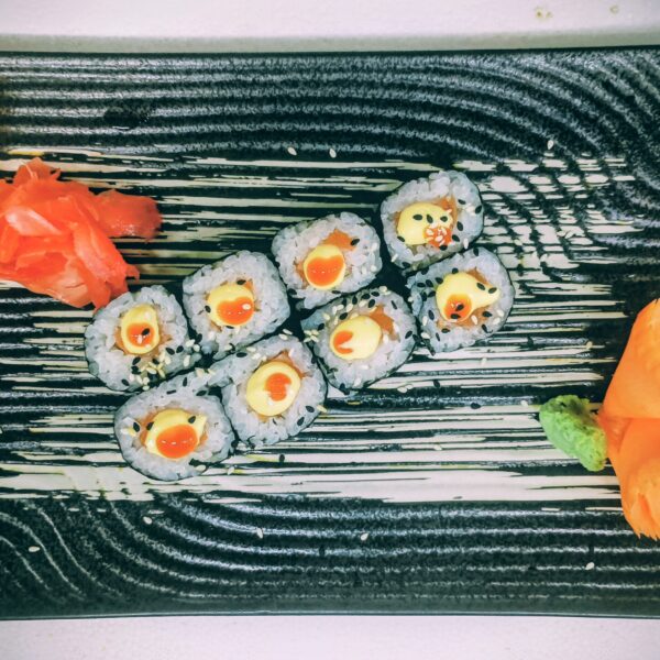N.27. SAKE SPICY MAKI LOSOS