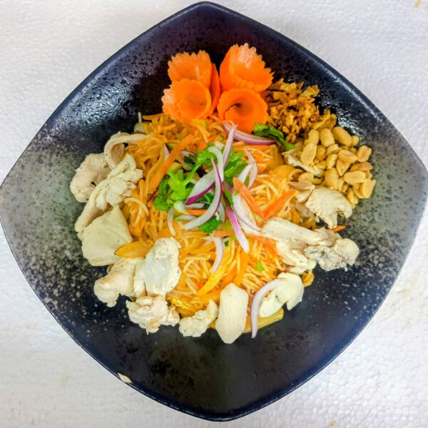 19.a. RESTOVANÉ RÝŽOVÉ NUDLE PÁLIVÉ S KUŘECÍM MASEM