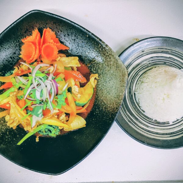 31.a. RÝŽE A RESTOVANÉ MASO SE CITRÓNOVOU TRÁVOU A CHILI S KUŘECÍM