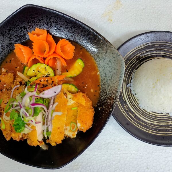 40.a. KŘUPAVÝ SE SLADKOKYSELOU OMÁČKOU S KUŘECÍM MASEM