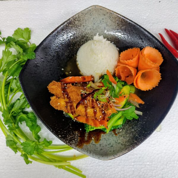 48.b. OBALOVANÉ KREVETY A RESTOVANÁ RÝŽE SE ZELENINOU